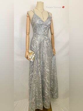 TLC ‘SAY YES TO THE DRESS’ STRAPPY A-LINE V-NECK LACE FORMAL GOWN IN SILVER